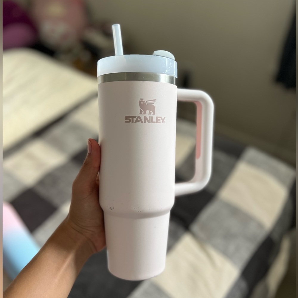 Stanley THE QUENCHER H2.0 FLOWSTATE TUMBLER | 40 OZ